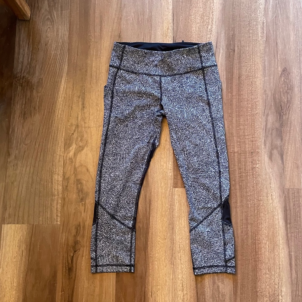 Lululemon black and white abstract leggings